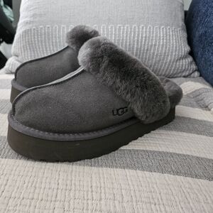 UGG Gray Fluffy Clog Or Slippers ( You Decide!)